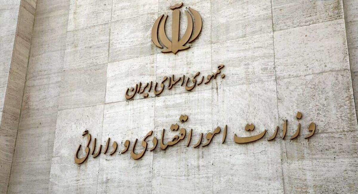 روزنامه ایران: سایه سیاست همچنان بر سر اقتصاد است