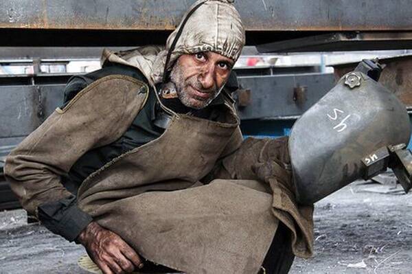 وعده مجلس برای پوشش بیمه یک میلیون کارگر ساختمانی