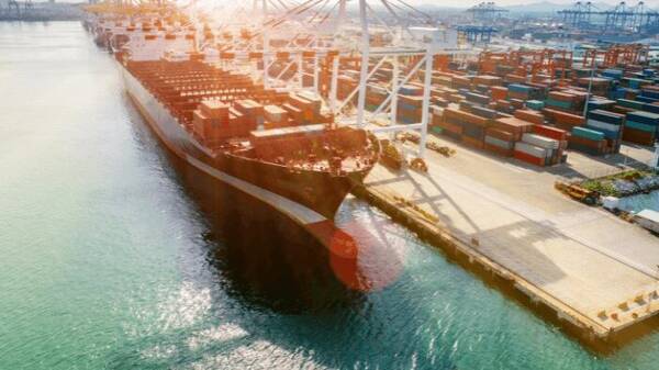 ورود ۲ کشتی حامل ۱۳۷ هزار تن گندم به بندر امام خمینی