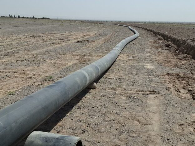 گزارش تصویری از آخرین مراحل روند چاه آب آشامیدنی پدافندی امین شهر