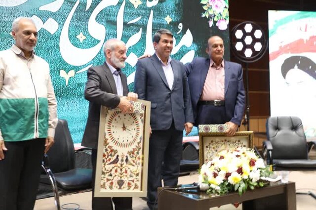 مراسم بزرگداشت مقام معلم در کرمان برگزار شد + غافلگیری استاندار | اخبار کرمان و شهرستان ها