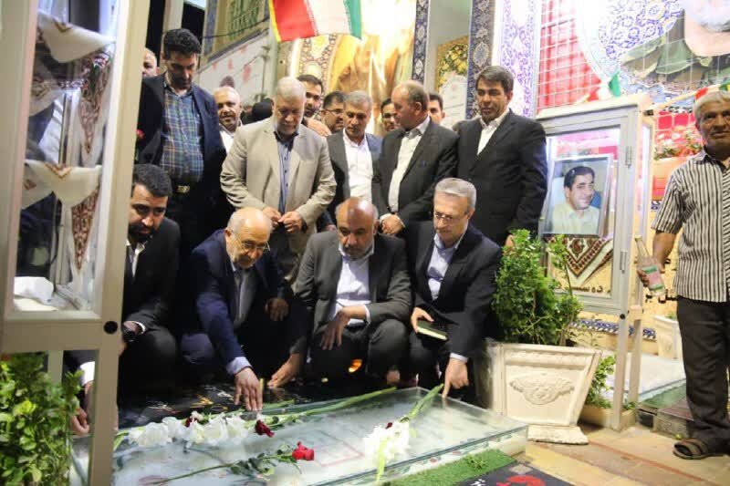 ادای احترام وزیر کار به مقام سردار شهید حاج قاسم سلیمانی | اخبار کرمان و شهرستان ها
