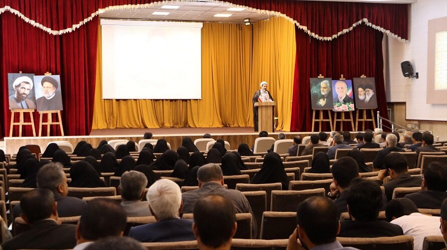 مراسم بزرگداشت آیت‌الله رئیسی در آموزش و پرورش کرمان برگزار شد | اخبار کرمان و شهرستان ها