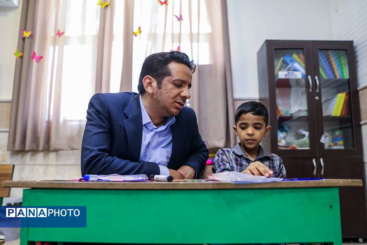 بازدید مدیرکل آموزش‌وپرورش کرمان از مجتمع آموزشی «اندیشه هوشمند ارگ»