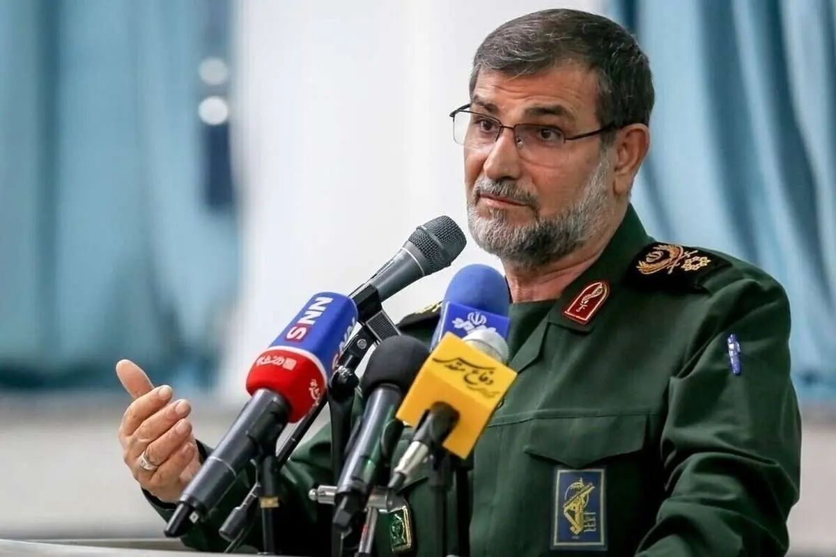 فرمانده نیروی دریایی سپاه: یمنی‌ها مایه افتخار اسلام هستند/ به هر ناو دریایی یا کشوری که بخواهد به ما حمله کند، پاسخی قوی خواهیم داد