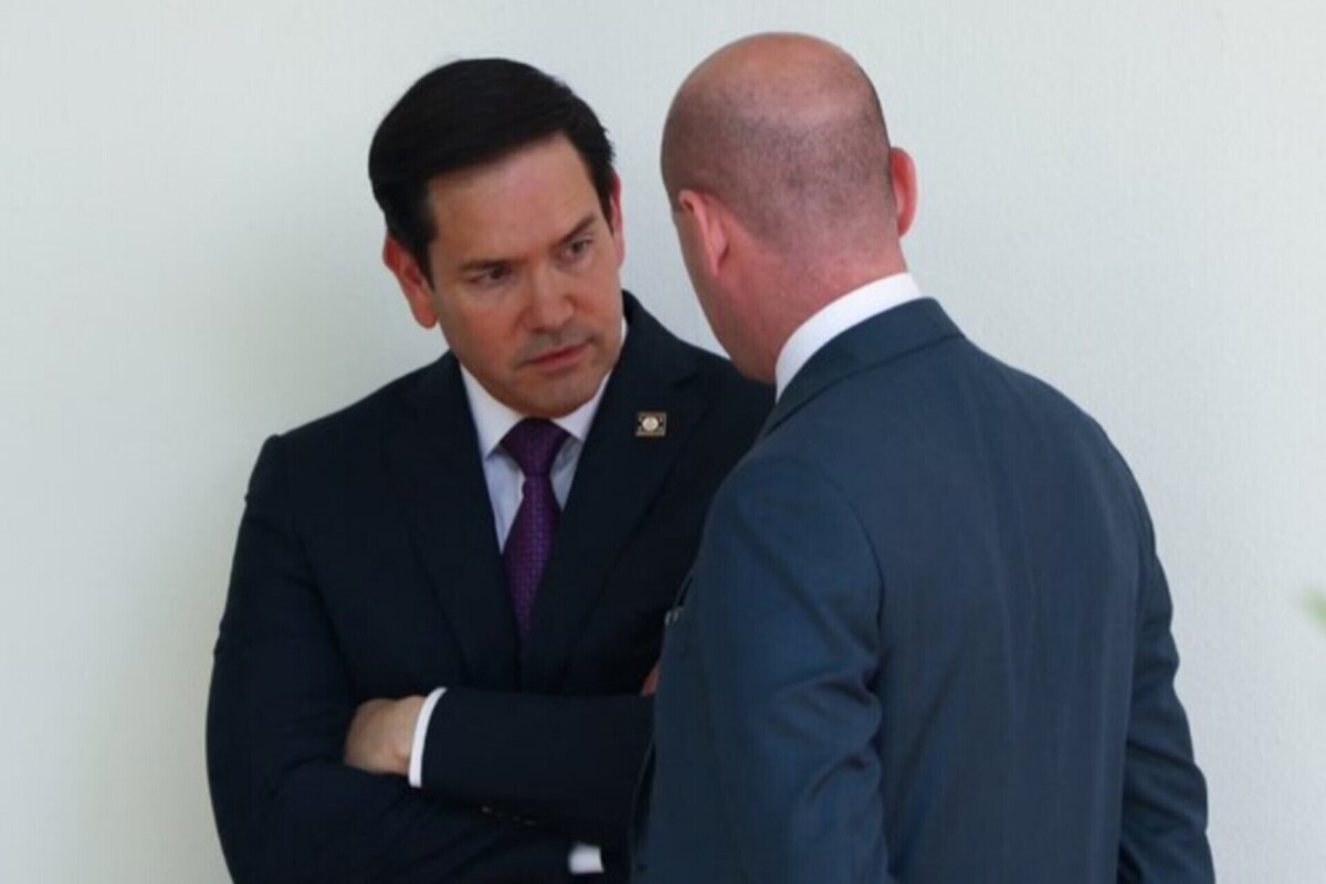 رایزنی وزرای خارجه آمریکا و فرانسه درباره ایران/ تأکید بر جلوگیری از توسعه یا دستیابی تهران به سلاح هسته‌ای