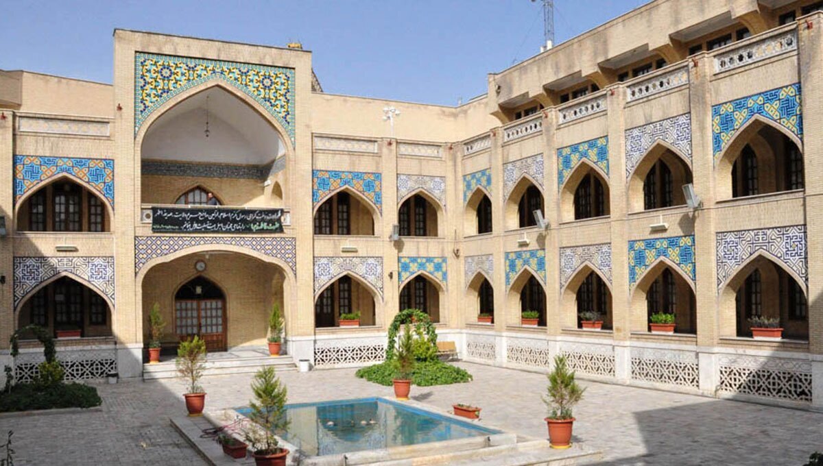 کمک ۱۰۰ میلیاردی وزارت نفت دولت رئیسی به مدرسه علمیه غلامرضا قاسمیان / ۲۵ میلیارد کمک به پروژه قائمیه موسسه مصباح یزدی