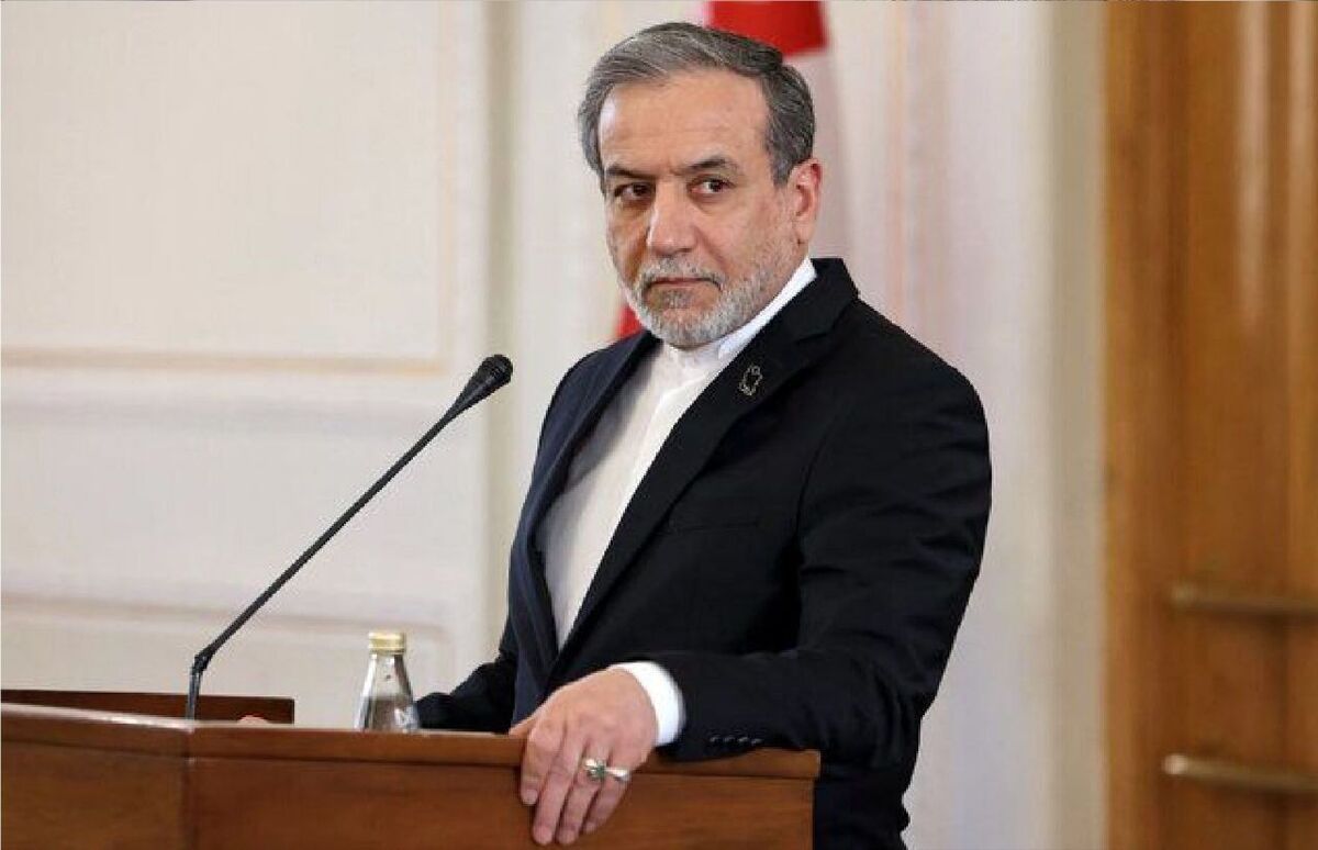 عراقچی: با افتخار تا آخرین قطره خون خواهیم جنگید/  بدون توقف کامل تجاوز نظامی علیه ما، پاسخ‌های ما ادامه خواهند یافت/ نتانیاهو یک جنایتکار جنگی تحت تعقیب است