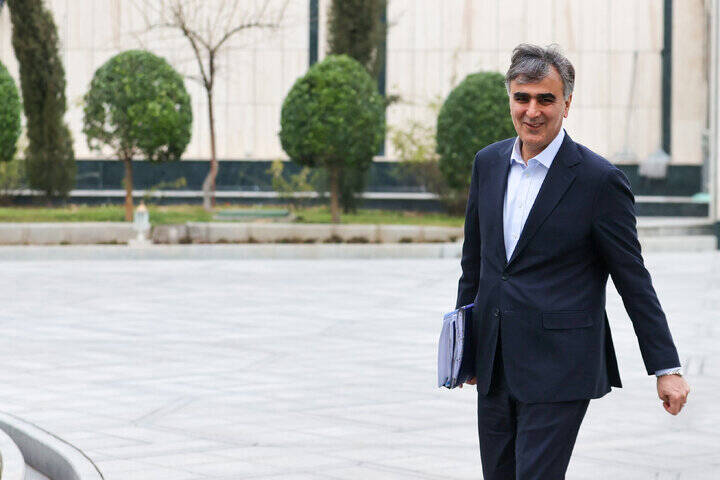 فیلم/ بازدید سرزده فرزین از برخی شعب بانکی