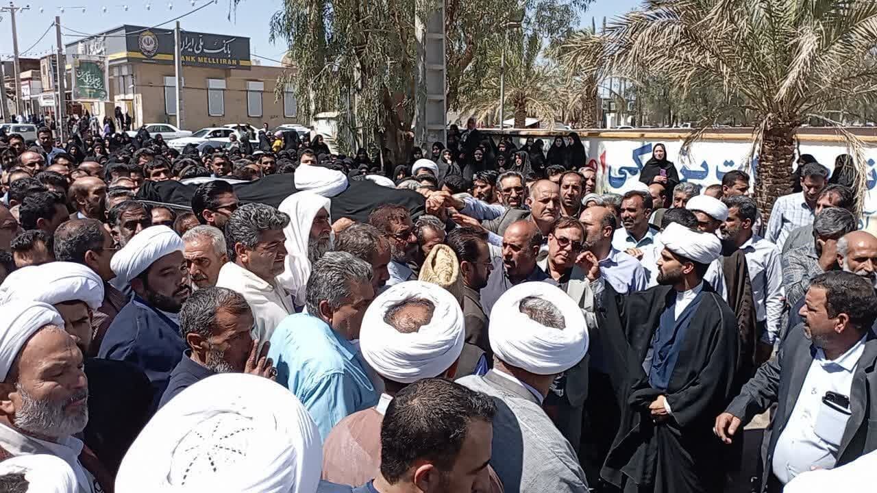 فهرج در سوگ؛ پیکر حجت‌الاسلام طالبی‌فرد با بدرقه پرشور مردم آرام گرفت | خبر کرمان