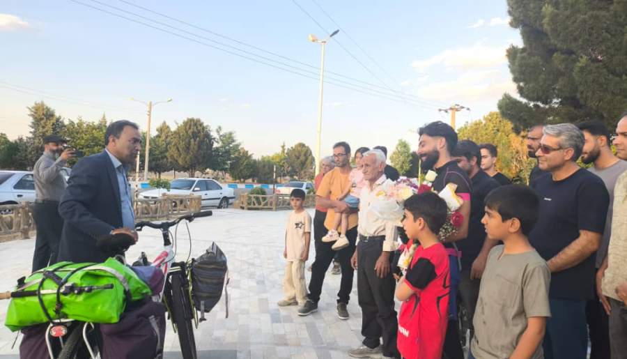 رکا‌ب‌زنی جوان شهربابکی از خزر تا خلیج فارس | اخبار استان کرمان