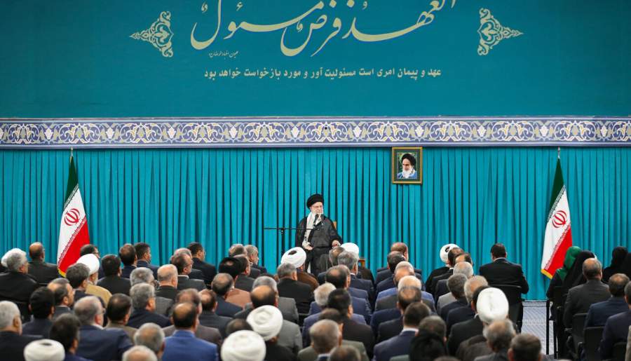 رهبر انقلاب: مسئولان دولتی را با تکثیر سوال و احضار نباید مشغول کرد | اخبار استان کرمان