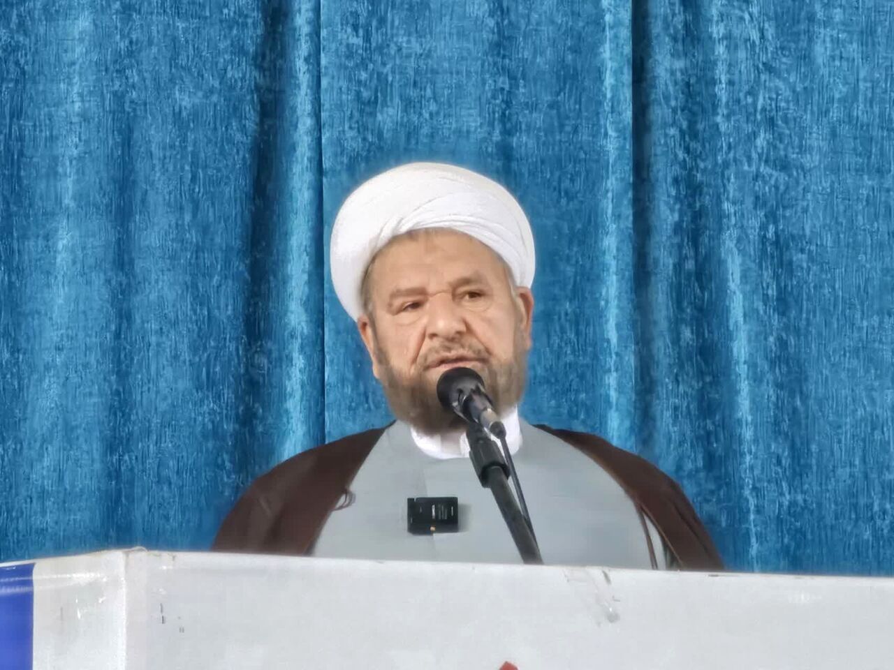 امام جمعه جیرفت: فراتر از توان نظامی؛ ملت و مسئولان در جنگ اقتصادی خوش درخشیدند