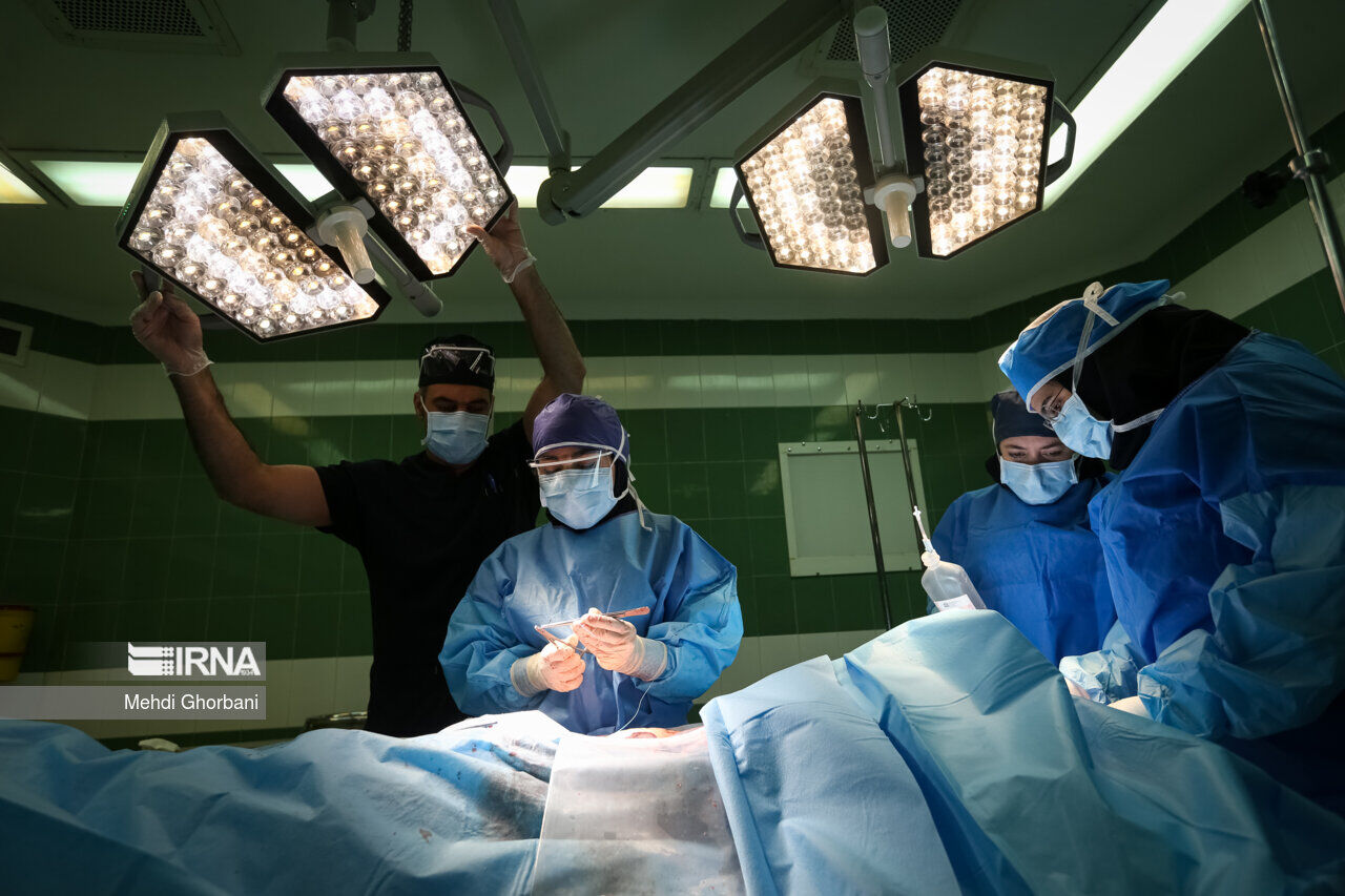 قلب نوجوان رفسنجانی به دختر ۱۹ ساله تهرانی زندگی دوباره بخشید/ چهارمین پیوند اعضا از مرگ مغزی در کرمان