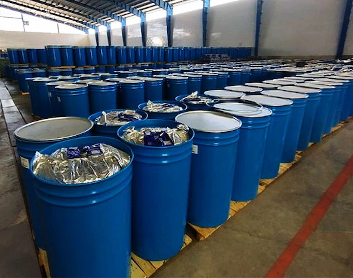 کشف ۵۲ تن رب گوجه غیربهداشتی در جیرفت؛ سردخانه متخلف پلمب شد