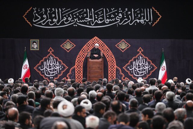 برگزاری مراسم عزاداری شب هشتم محرم در حسینیه امام خمینی