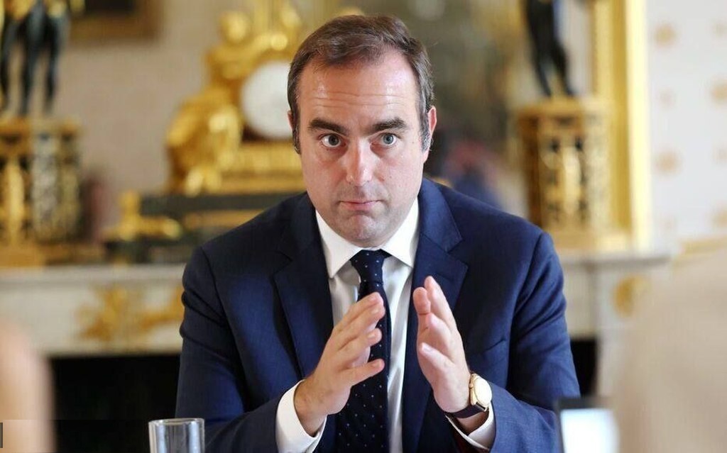 وزیر دفاع فرانسه: شاید تهران درحال آماده سازی یک غافلگیری در موضوع قدرت هسته ای نظامی باشد