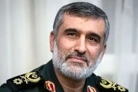 تصویر پیراهنی که لحظه شهادت بر تن شهید حاجی‌زاده بود