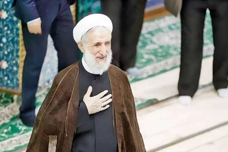 روزنامه اصولگرا: صدیقی را به نماز جمعه آوردند تا وجهه عمومی او را ترمیم کنند