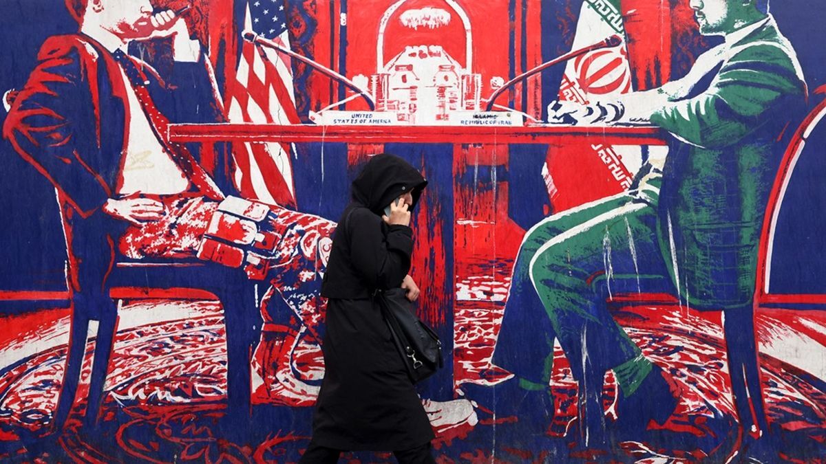 روزنامه خراسان: بسیاری از منتقدان حوزه جنگ و دیپلماسی، نه سواد دارند، نه اطلاعات