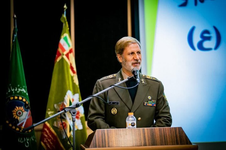 فرمانده ارتش: امروز به لطف الهی آماده‌تر از روزهای دیگر هستیم