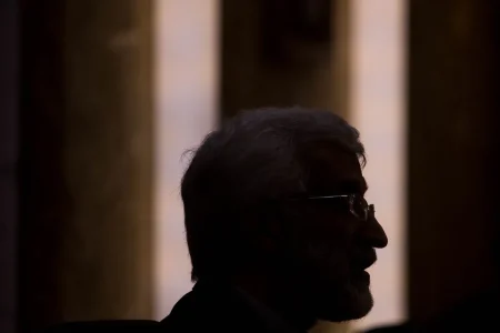 دفاع روزنامه جوان از سعیدجلیلی: دولت سایه ، هیچ نقشی در تصمیمات وزارت خارجه ندارد