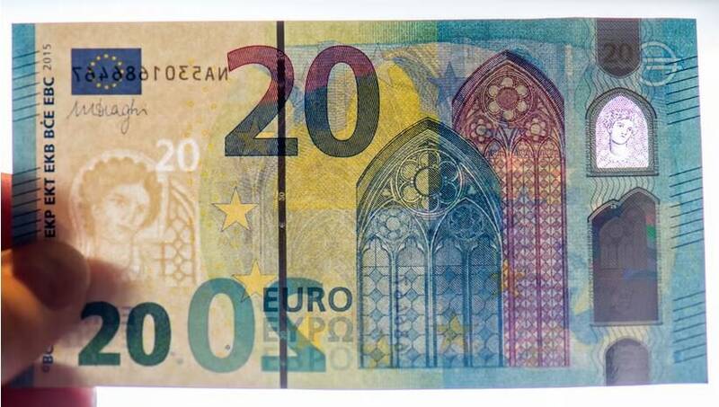 اسکناس ۲۰ یورویی بین فرانسه و لهستان دعوا انداخت
