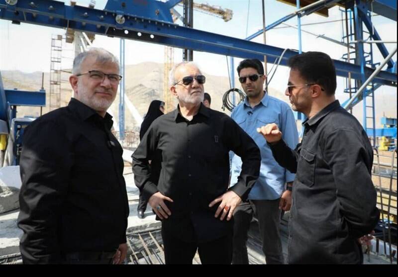 هشدار جدی پزشکیان درباره پایان آب‌های زیرزمینی/ مردم صرفه جویی کنند +عکس