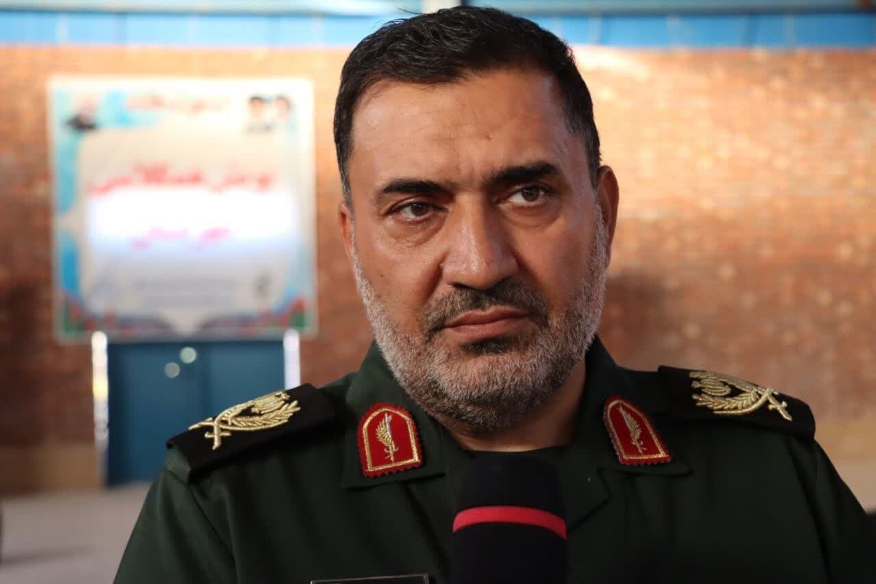 فرمانده سپاه ثارالله کرمان: با فعالان مجازی خارج از چارچوب برخورد قضایی شود/ آمادگی در فضای مجازی یک ضرورت است