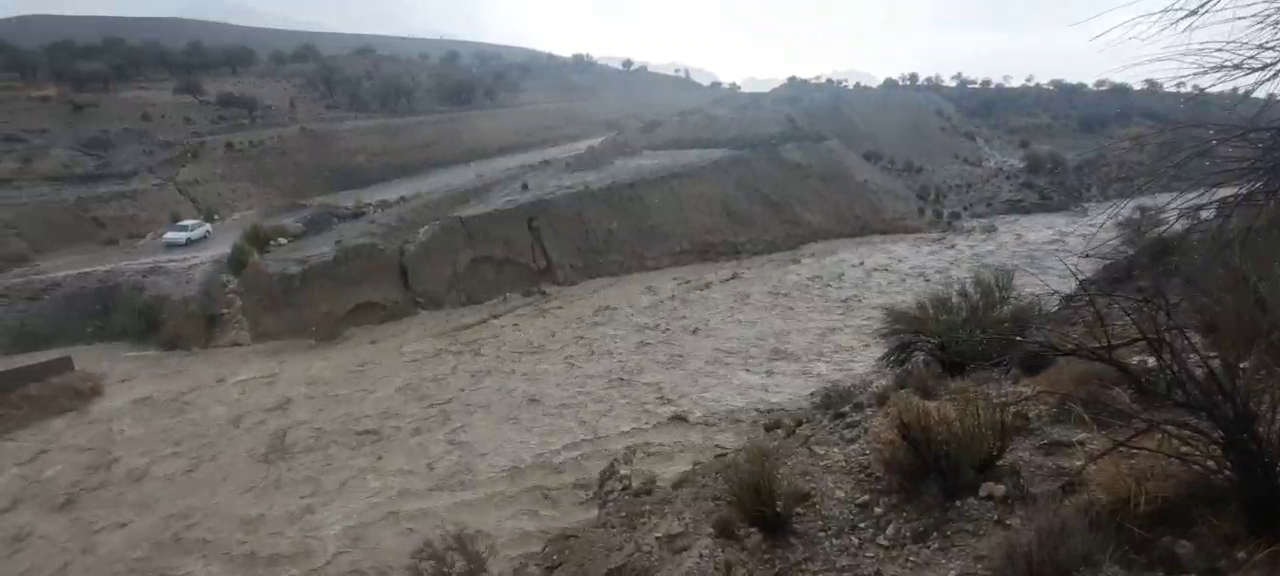 هشدار نارنجی هواشناسی کرمان تمدید شد؛ خطر سیلاب و طوفان گردوخاک تا سه‌شنبه ادامه دارد