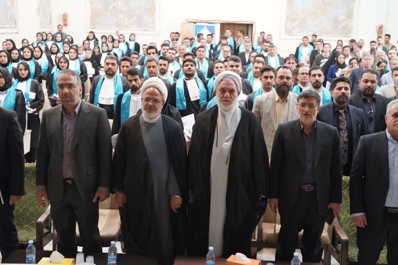 ۱۳۰ وکیل جدید در کرمان سوگند وفاداری به عدالت یاد کردند/ قضاوت و وکالت؛ دو بال فرشته عدالت