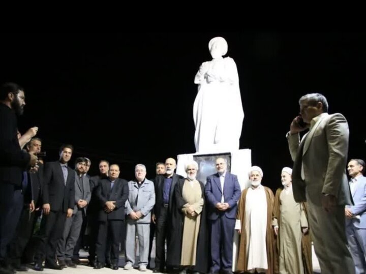 تندیس “سید صدق و صفا” در قلب کرمان جاودانه شد؛ رونمایی از مجسمه آیت‌الله جعفری، چهره ماندگار اخلاق