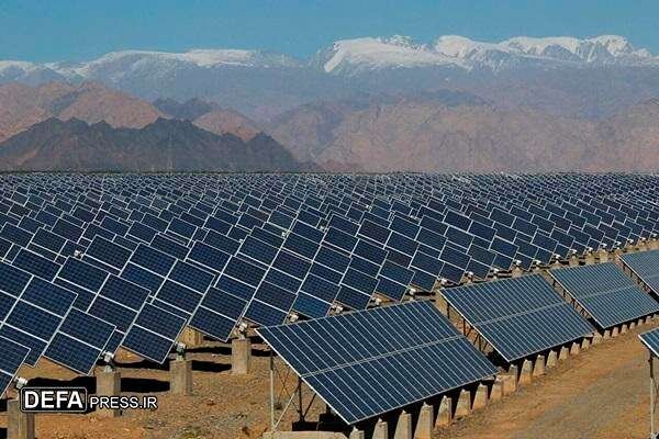 افزایش خیره‌کننده ظرفیت نیروگاه‌های خورشیدی کرمان؛ ۲۵۵ مگاوات انرژی پاک در شبکه توزیع | خبر کرمان