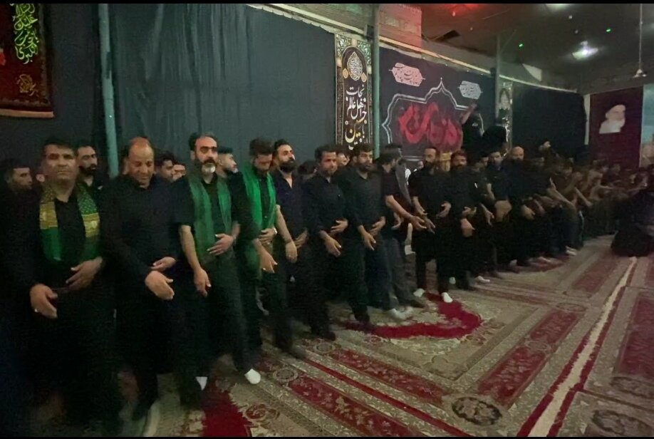 عزاداران کوهبنانی در شام غریبان جوش زنی کردند | خبر کرمان