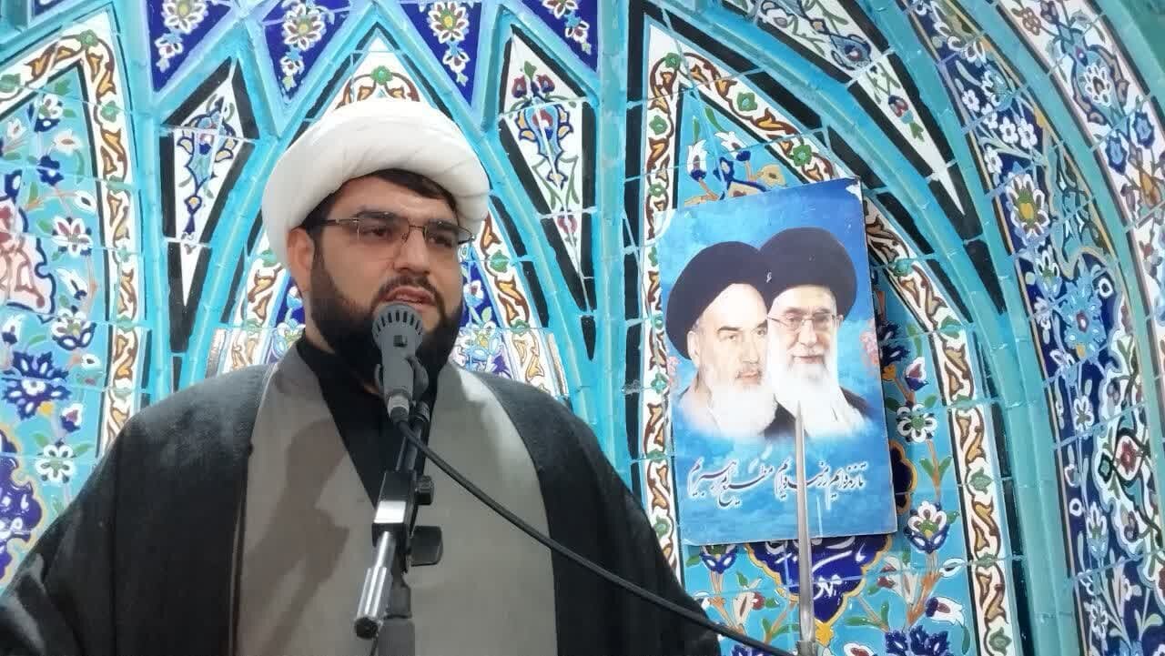 امام جمعه موقت فهرج: صاحبان ثروت در مسیر کار و اشتغال جوانان سرمایه‌گذاری کنند؛ حمایت از مردم غزه وظیفه همه است