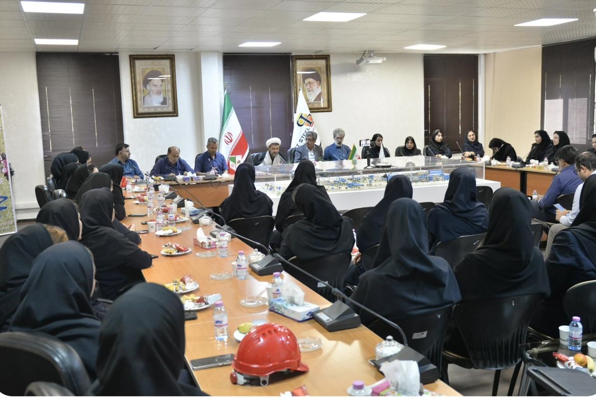 تجلیل از مقام زن در فولاد بافت به مناسبت هفته عفاف و حجاب / تاکید بر نقش حجاب در تحکیم بنیان خانواده