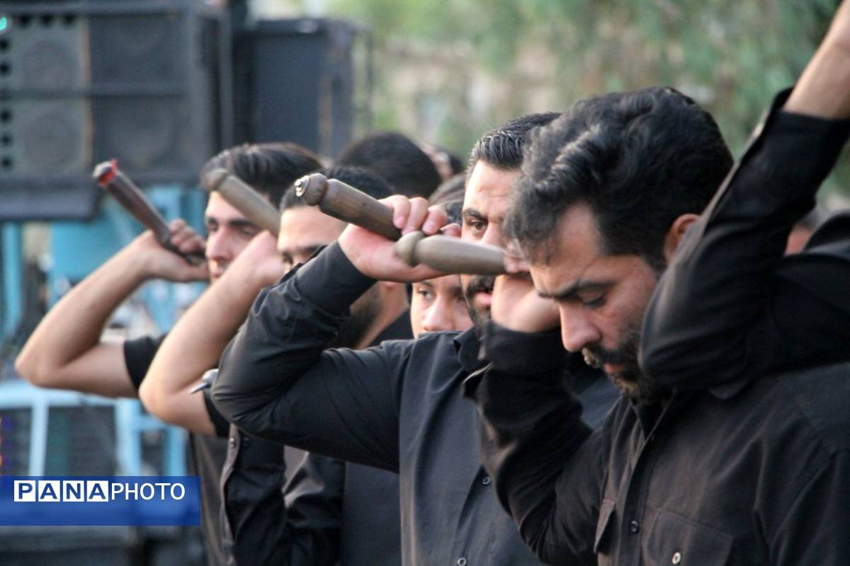 مراسم زنجیر زنی در شهرستان بم