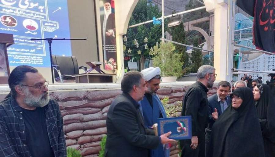 تجلیل از خانواده شهدای اقتدار در محفل قرآنی | اخبار استان کرمان