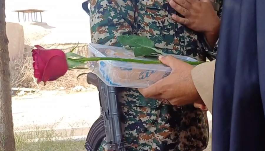 تقدیر بانوان جیرفتی از مدافعان امنیت | اخبار استان کرمان