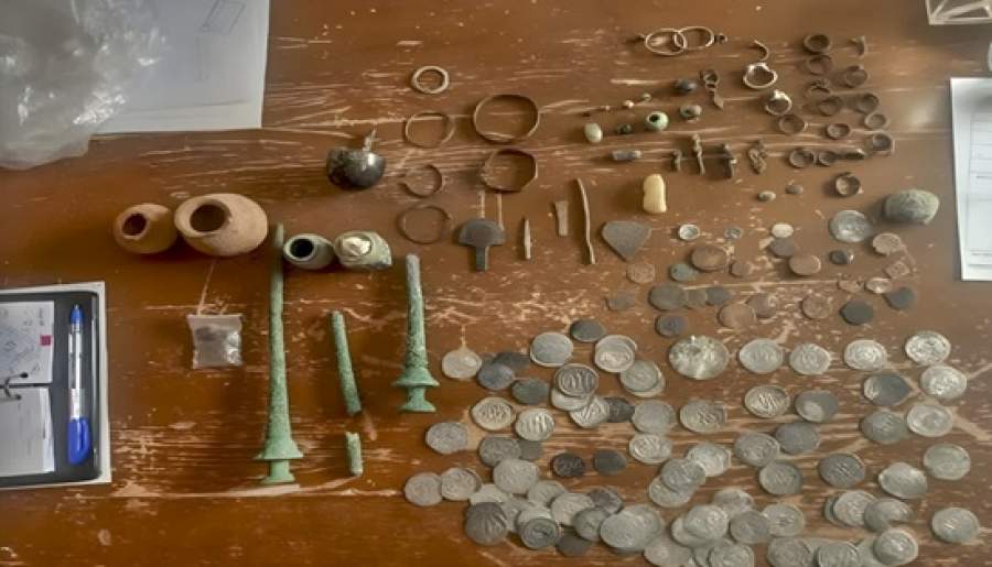 کشف ۱۸۵ قطعه شیء تاریخی در شهرستان نرماشیر | اخبار استان کرمان