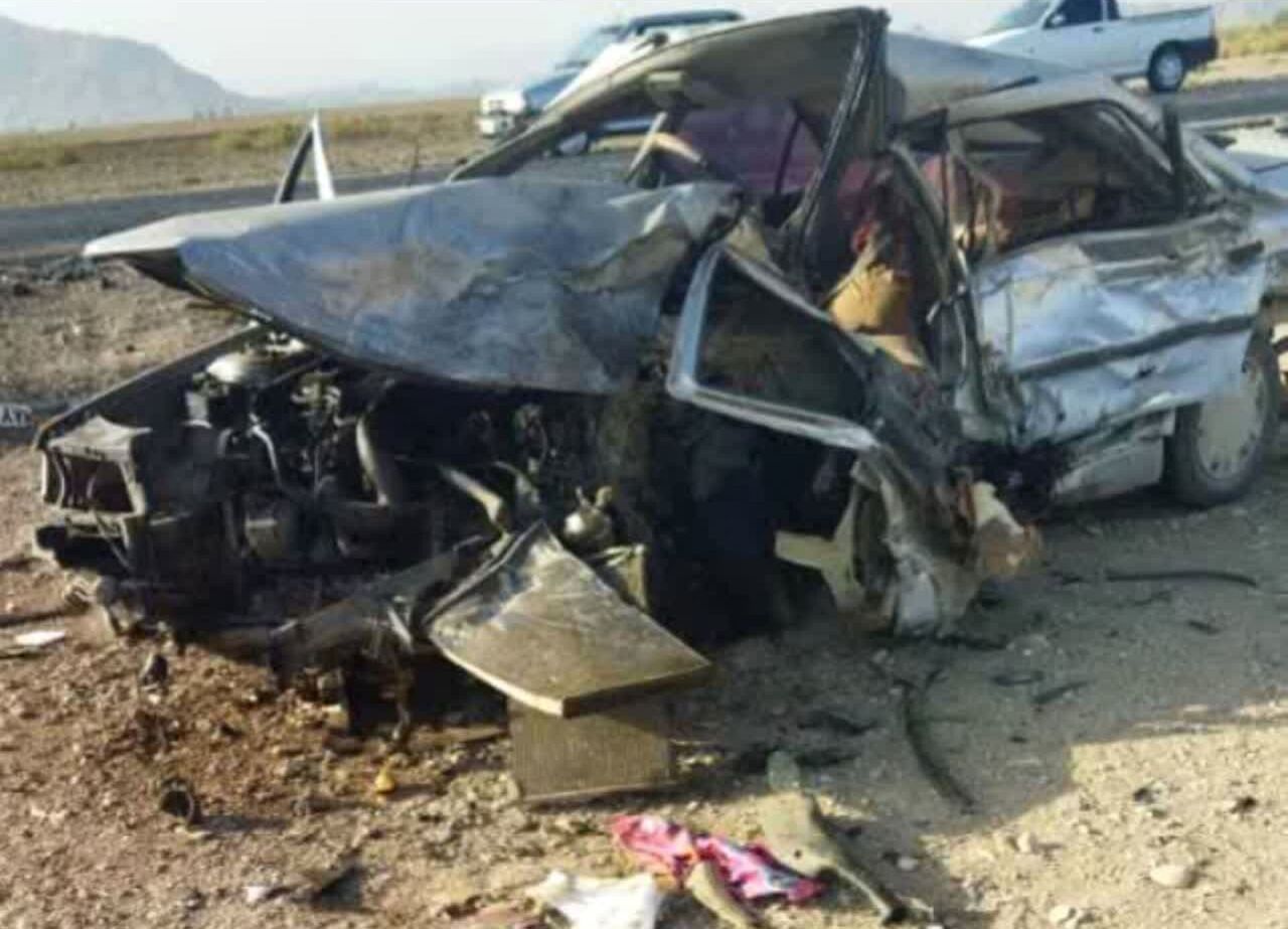 تصادف مرگبار دو پژو در محور ارزوئیه: ۳ نفر جان باختند و حال ۲ مصدوم وخیم است