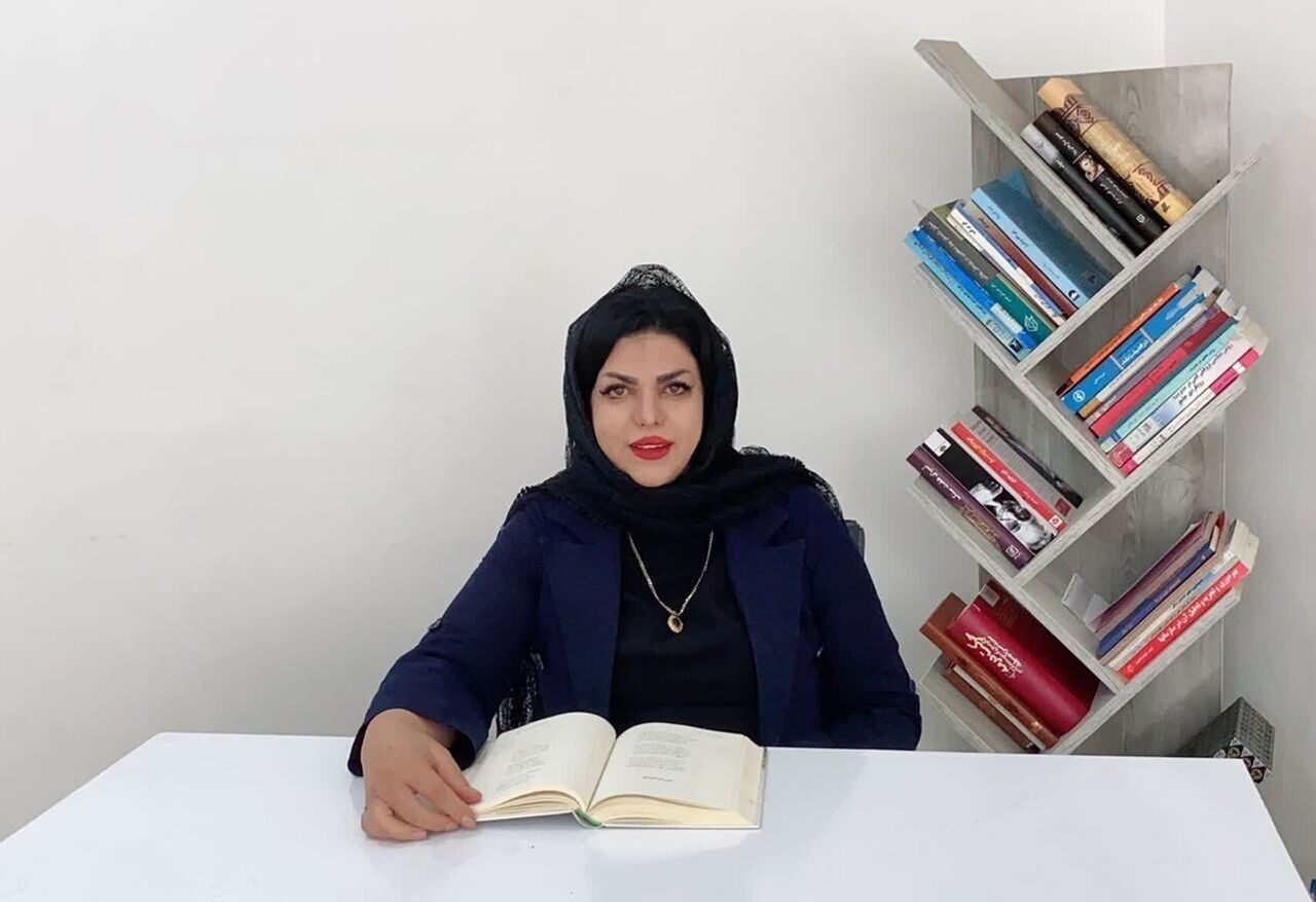 از سیرجان تا فراخوان بین‌المللی؛ اشعار جنگ بانوی شاعر کرمانی در میان برگزیدگان درخشید