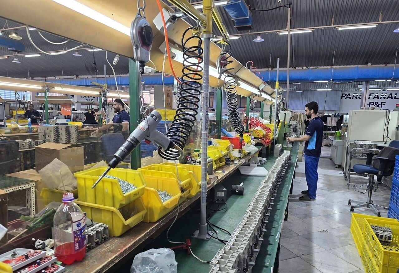 مدیرکل کار کرمان: در جنگ ۱۲ روزه هیچ واحدی تعدیل نیرو نداشت؛ ۳۱۰۰ بازرسی ایمنی از معادن انجام شد