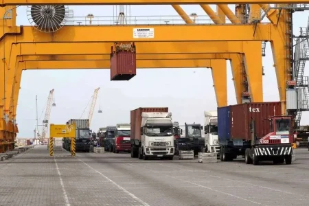 واکنش به شائبه انتقال تجهیزات اسرائیل از طریق گمرک؛ رئیس کل: تمام کانتینر‌های وارداتی اسکن می‌ شوند