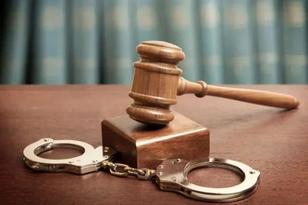 جزئیات پرونده متهمان جعل نامه رهبری/  ۱۲ سال حبس برای کلاهبرداری ۷۰ میلیاردی