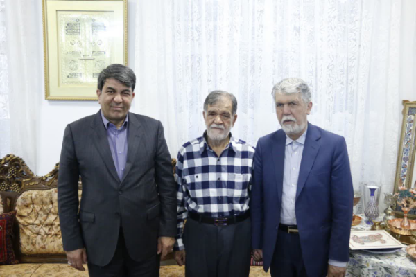 دیدار وزیر ارشاد با پیشکسوتان هنری و قرآنی کرمان