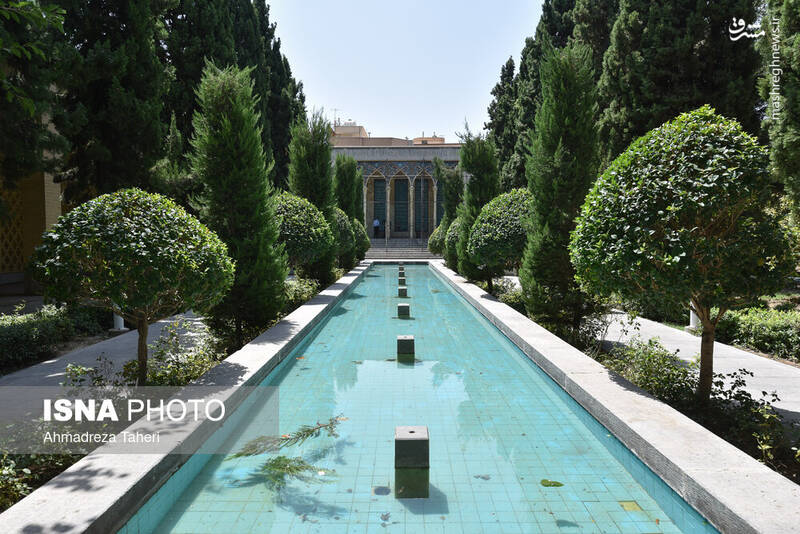 عکس/ آماده‌سازی آرامگاه استاد فرشچیان در اصفهان