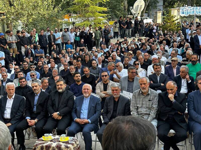 مراسم تشییع پیکر استاد فرشچیان در اصفهان + عکس و فیلم