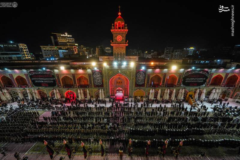 عکس/ مراسم تعویض پرچم گنبد نورانی امیرالمومنین برای رحلت پیامبر