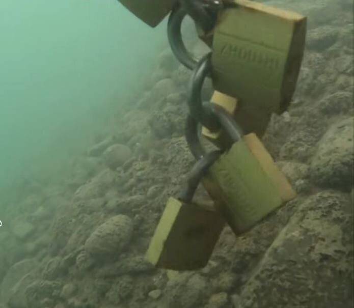 جادوی سیاه رمالی در اعماق آب؛ طلسم‌ها قفل‌های تازه زندگی